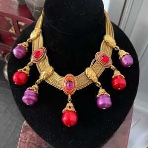 Art Deco circa 1940s gold tone pendant necklace